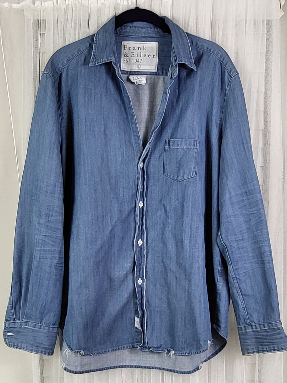Frank & Eileen Light Blue Denim-Style Button-Down Shirt. Size L